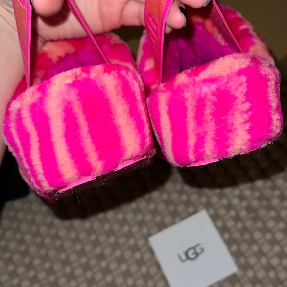 🆕 UGG Fluff Yeah in pink & orange zebra - Picture 2 of 6